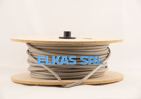 Nossos cabos são certificados. Eles também têm um processo de colagem que os impede de serem desintegrados em sua armadura